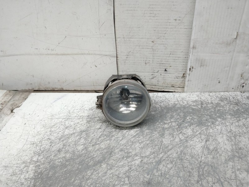 Recambio de faro antiniebla derecho para chrysler voyager (rg) 2.5 crd lx referencia OEM IAM 04805857AA  