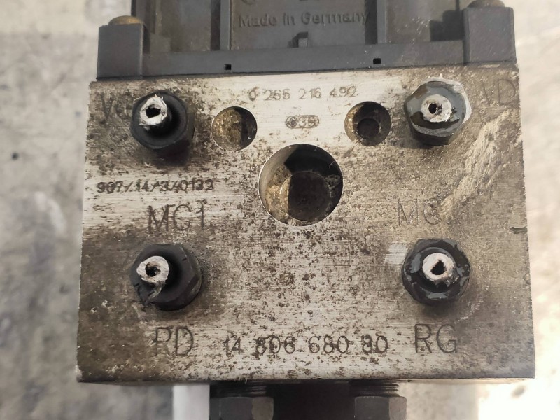 Recambio de abs para peugeot 806 universal studios port aventura referencia OEM IAM 0265216492 1780668080 0273004354 BOSCH