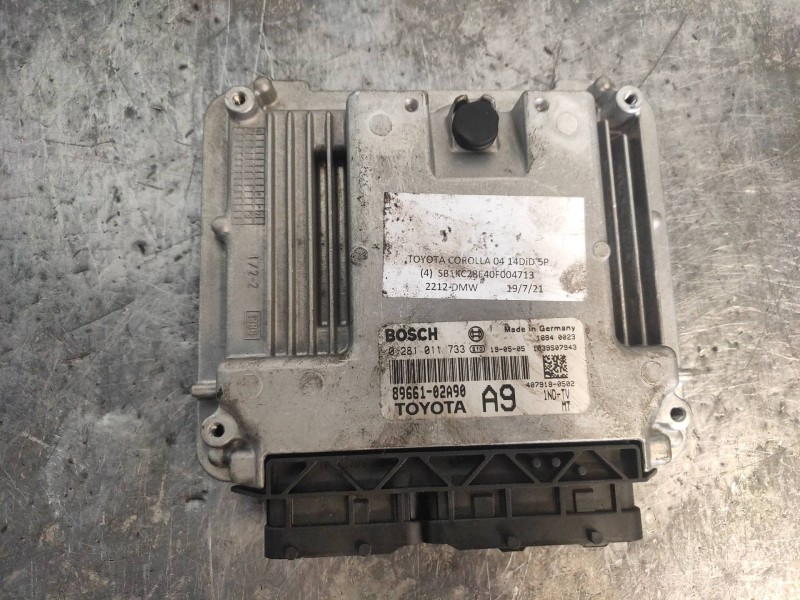 Recambio de centralita motor uce para toyota corolla (e12) 1.4 d-4d luna compact referencia OEM IAM 0281011733 8966102A90 1NDTV 