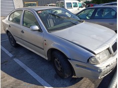 skoda octavia berlina (1u2) del año 2000