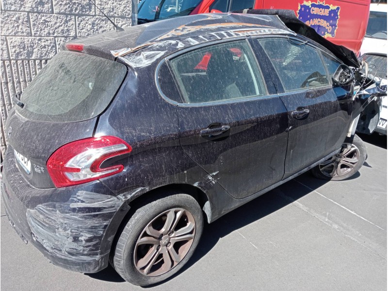 peugeot 208 del año 2015