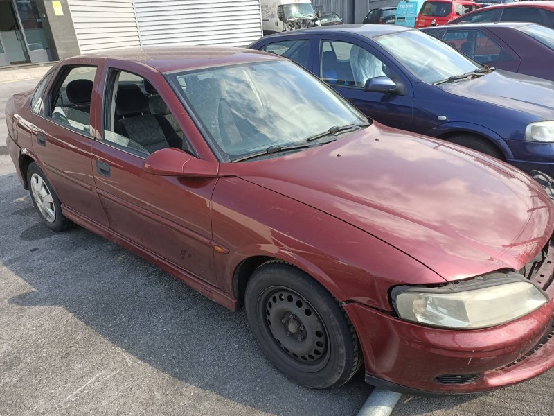 opel vectra b berlina del año 1999