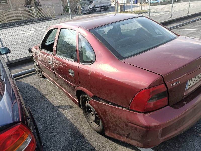 opel vectra b berlina del año 1999
