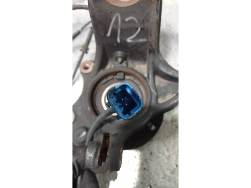 Recambio de mangueta delantera derecha para citroen c4 cactus 1.6 blue-hdi fap referencia OEM IAM   