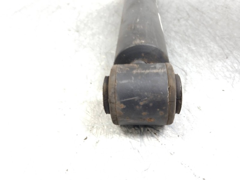 Recambio de amortiguador trasero para peugeot 207 sport referencia OEM IAM   