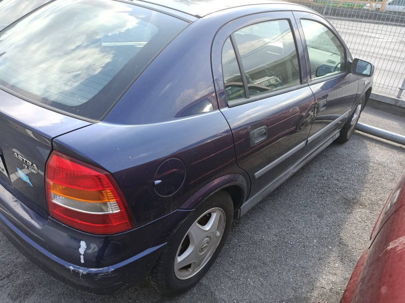 opel astra g berlina del año 1999