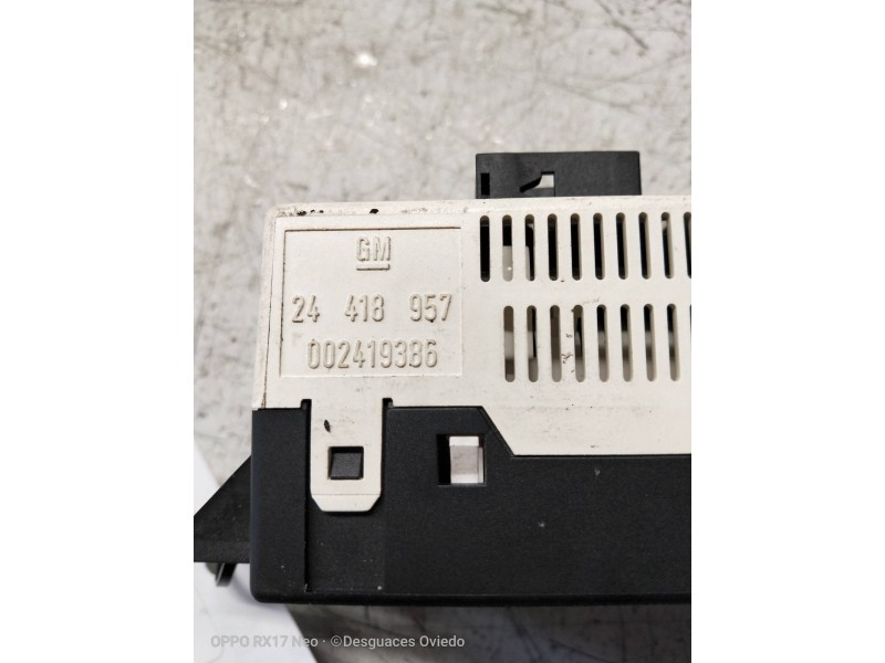 Recambio de pantalla multifuncion para opel astra g berlina club referencia OEM IAM 24418957  