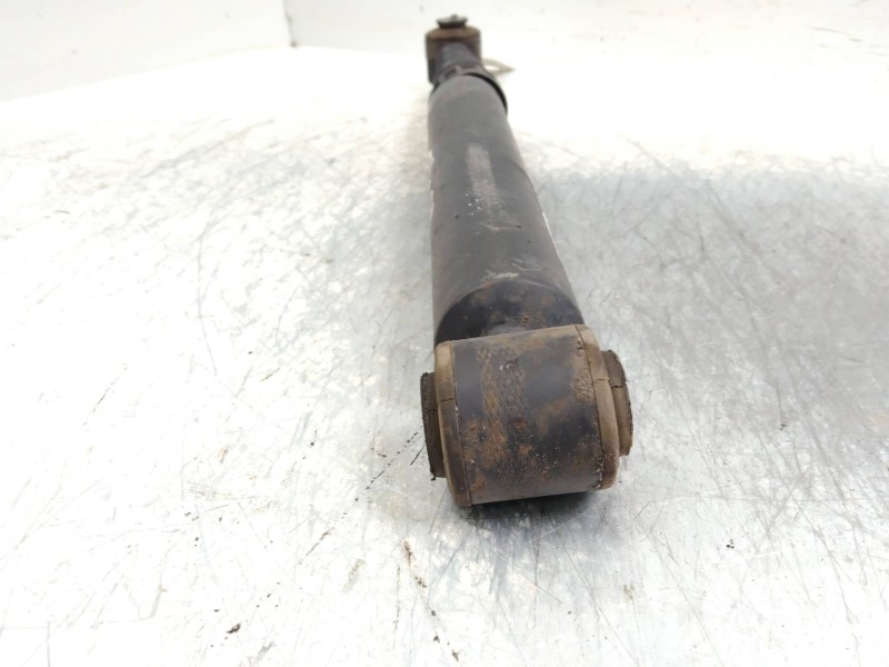 Recambio de amortiguador trasero para peugeot 207 xs referencia OEM IAM   