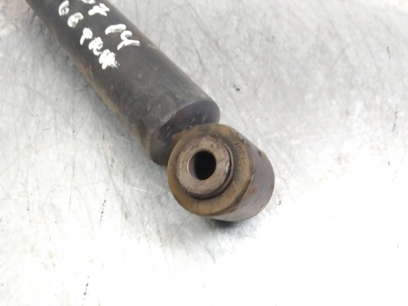 Recambio de amortiguador trasero para peugeot 207 confort referencia OEM IAM   