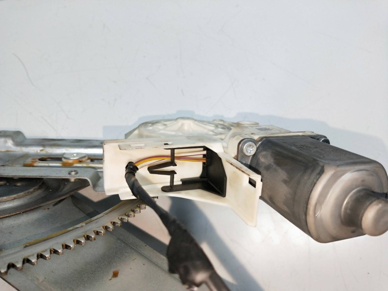 Recambio de elevalunas delantero derecho para ford focus berlina (cap) 1.6 tdci cat referencia OEM IAM 4M5T14553 995209101 5P R