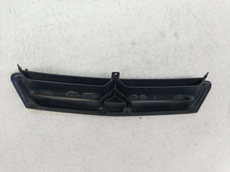 Recambio de rejilla delantera para citroen xsara berlina 1.6 referencia OEM IAM   