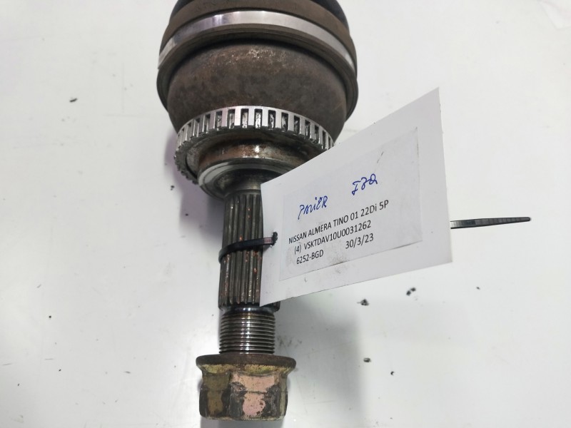 Recambio de transmision delantera izquierda para nissan almera tino (v10m) básico referencia OEM IAM YL9534  