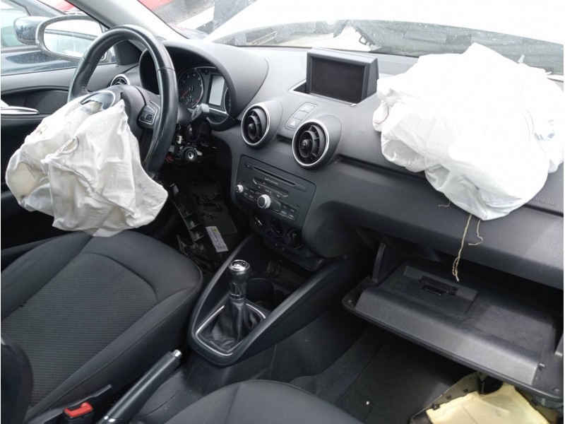 audi a1 sportback (8xa) del año 2012