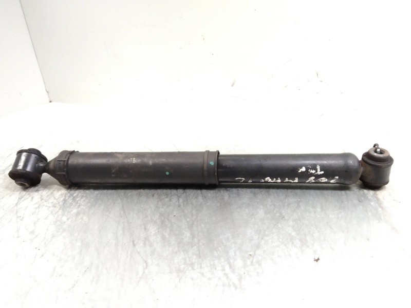 Recambio de amortiguador trasero para peugeot 208 1.4 hdi fap referencia OEM IAM   