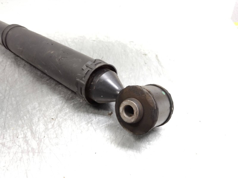 Recambio de amortiguador trasero para peugeot 208 1.4 hdi fap referencia OEM IAM   