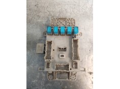 Recambio de caja reles / fusibles para toyota rav 4 (a2) 2.0 d-4d executive 4x4 (2003) referencia OEM IAM   8198050030 2