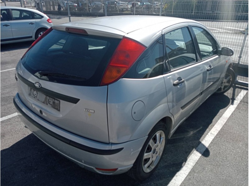 ford focus berlina (cak) del año 2004