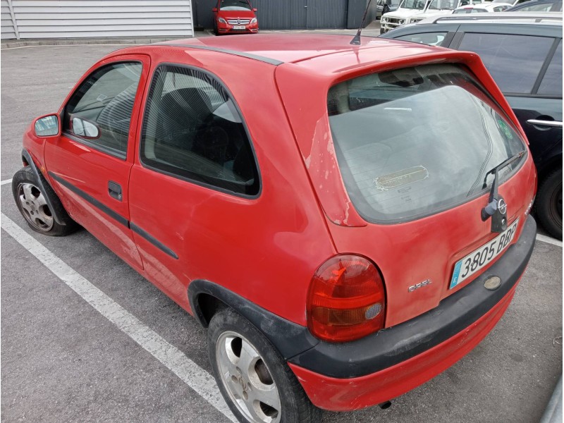 opel corsa b del año 2000