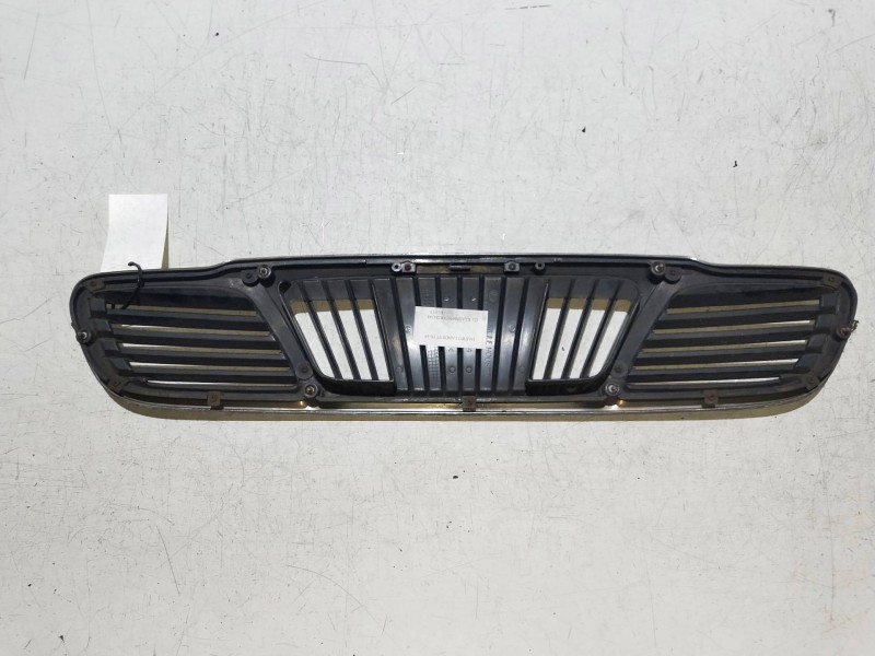 Recambio de rejilla delantera para daewoo lanos 1.5 cat referencia OEM IAM   