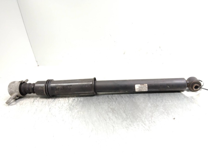 Recambio de amortiguador trasero para peugeot 308 confort referencia OEM IAM   