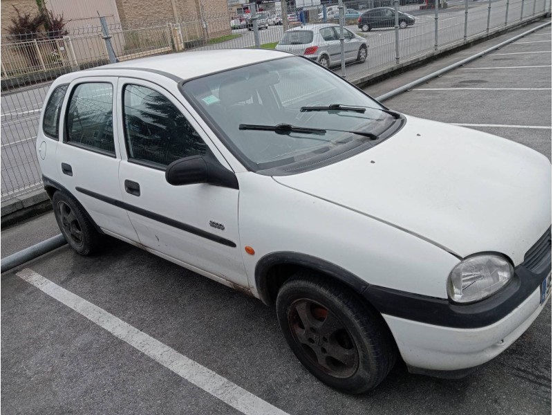 opel corsa b del año 2000