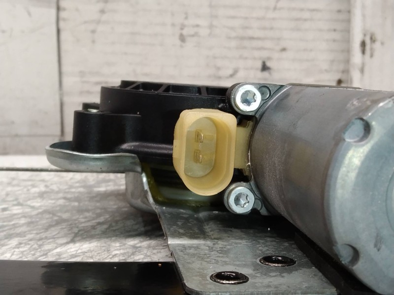 Recambio de elevalunas trasero derecho para volvo s60 berlina 2.4 cat referencia OEM IAM 119970XXX  4P