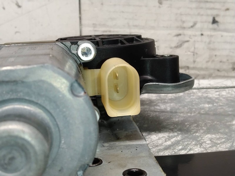 Recambio de elevalunas trasero izquierdo para volvo s60 berlina 2.4 cat referencia OEM IAM 119971XXX  4P