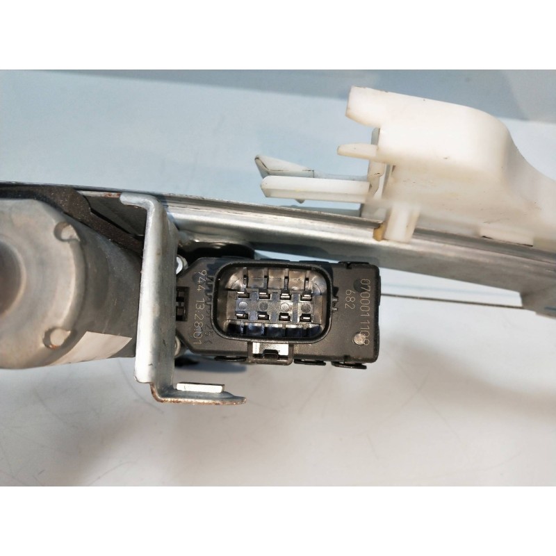 Recambio de elevalunas trasero derecho para ford mondeo berlina (ge) 2.0 tdci cat referencia OEM IAM   4P