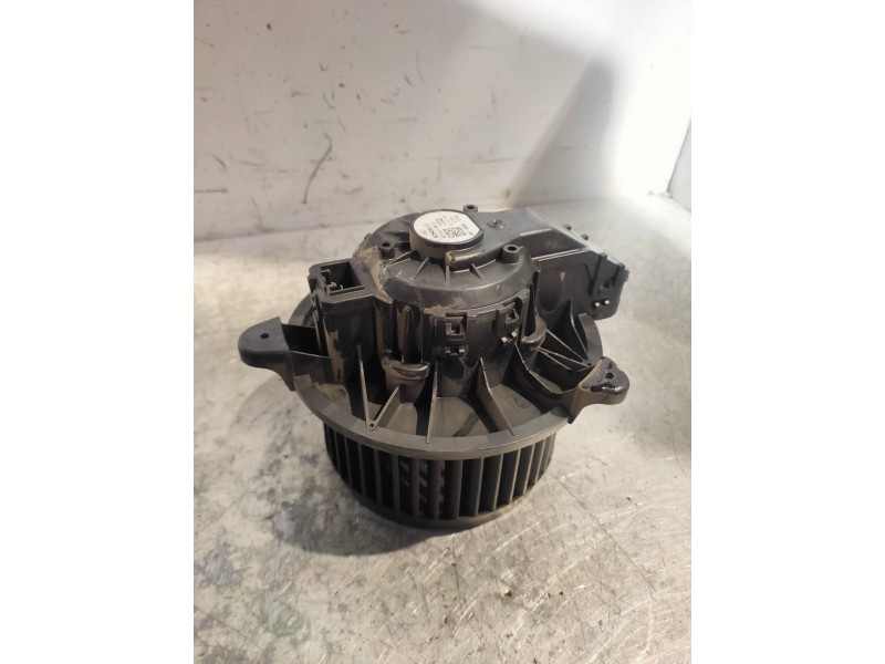 Recambio de motor calefaccion para ford transit courier ambiente referencia OEM IAM 0130115579 AV1119846AB 1811783 BOSCH