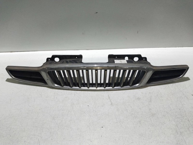 Recambio de rejilla delantera para daewoo tacuma 2.0 cat referencia OEM IAM   