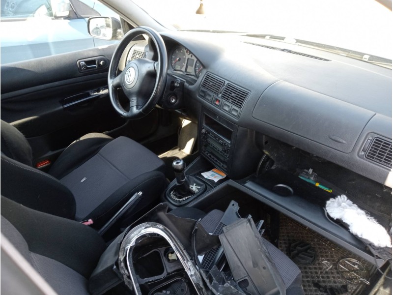 volkswagen golf iv berlina (1j1) del año 2001