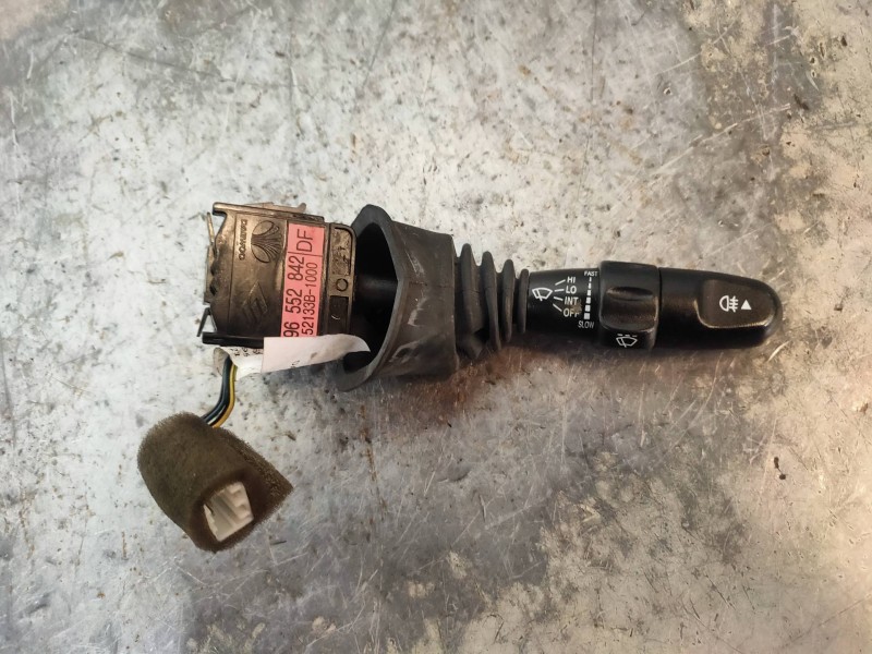 Recambio de mando limpia para daewoo nubira berlina se referencia OEM IAM 96552842 52133B100 