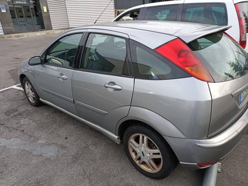 ford focus berlina (cak) del año 2004