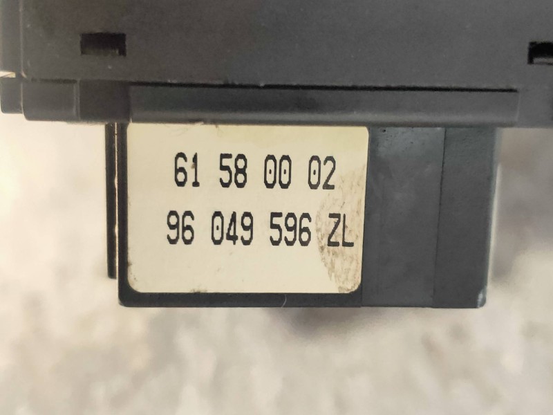 Recambio de mando limpia para peugeot expert kombi confort acristaldo (5 asientos) referencia OEM IAM 96049596ZL 61580002 