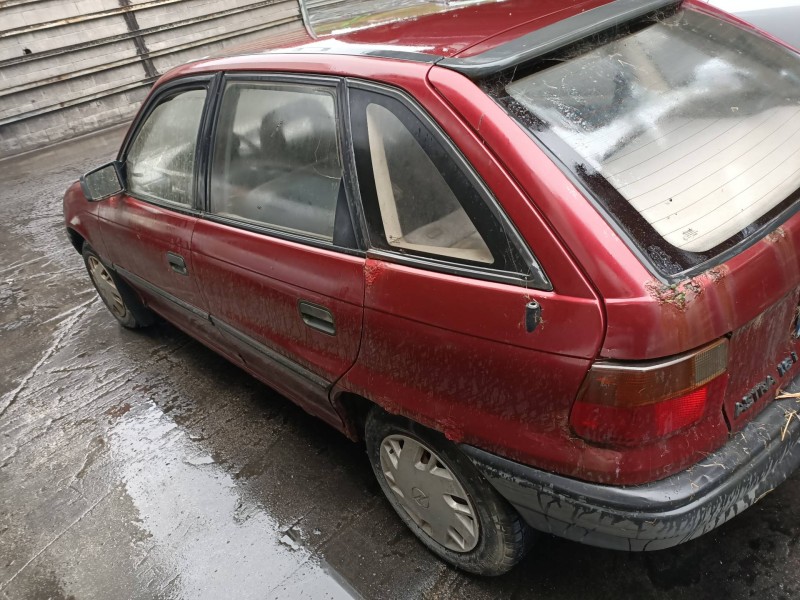 opel astra f berlina del año 1992