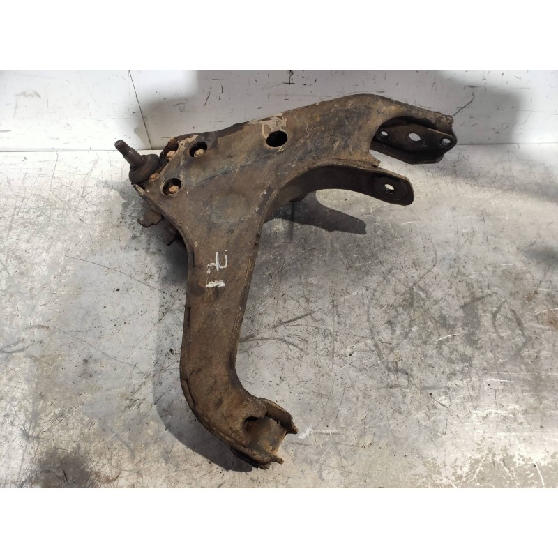 Recambio de brazo suspension inferior delantero izquierdo para mitsubishi l 200 (k6/7) 2500 td glx (4-ptas.) referencia OEM IAM 