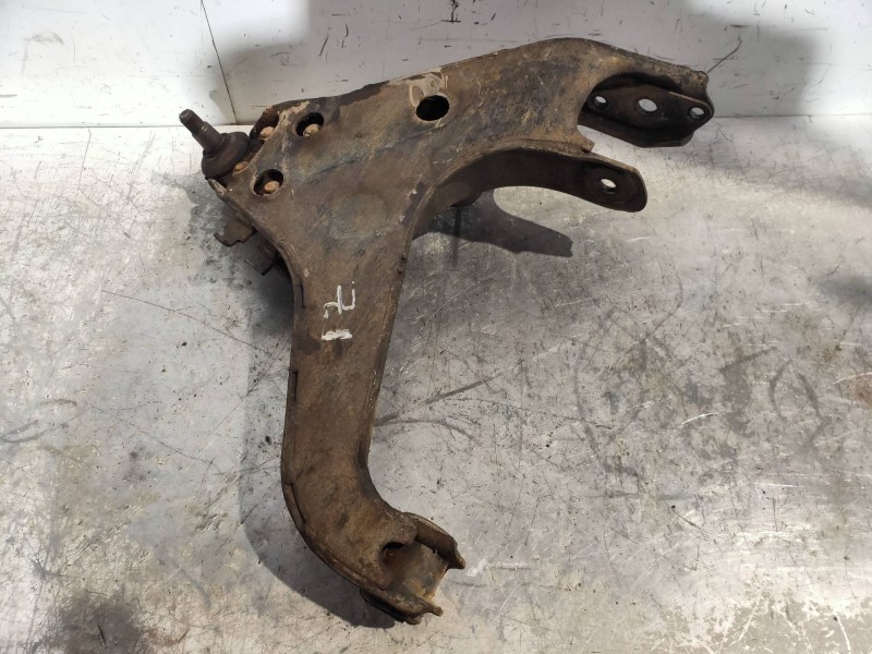 Recambio de brazo suspension inferior delantero izquierdo para mitsubishi l 200 (k6/7) 2500 td glx (4-ptas.) referencia OEM IAM 