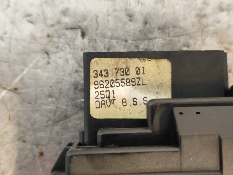 Recambio de mando limpia para citroen xsara berlina 1.6i 16v exclusive referencia OEM IAM 96205589ZL  01