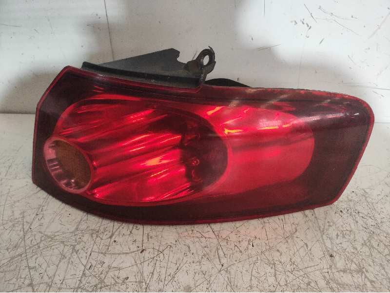 Recambio de piloto trasero derecho para fiat croma (194) 1.9 8v jtd cat (939a1000 / 192a8000) referencia OEM IAM 27690202  