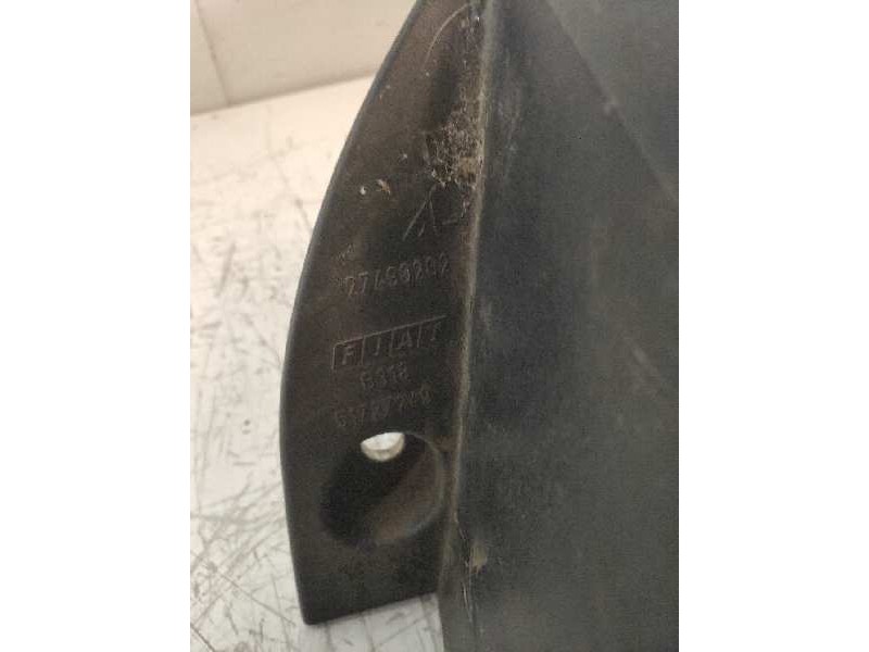 Recambio de piloto trasero derecho para fiat croma (194) 1.9 8v jtd cat (939a1000 / 192a8000) referencia OEM IAM 27690202  