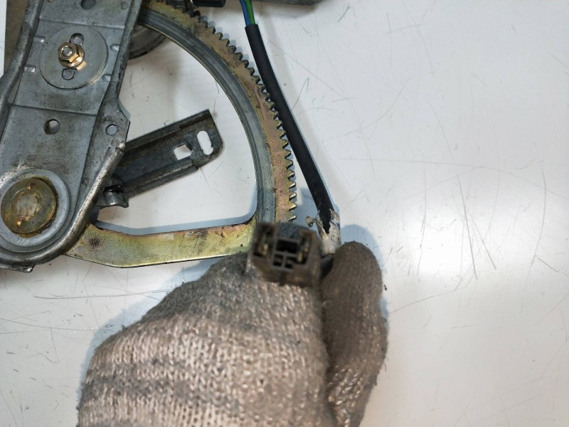 Recambio de elevalunas delantero izquierdo para ford scorpio referencia OEM IAM 680168785000  5P