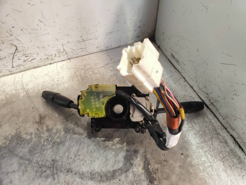 Recambio de mando luces para kia carens 2.0 crdi ex monovolumen referencia OEM IAM   