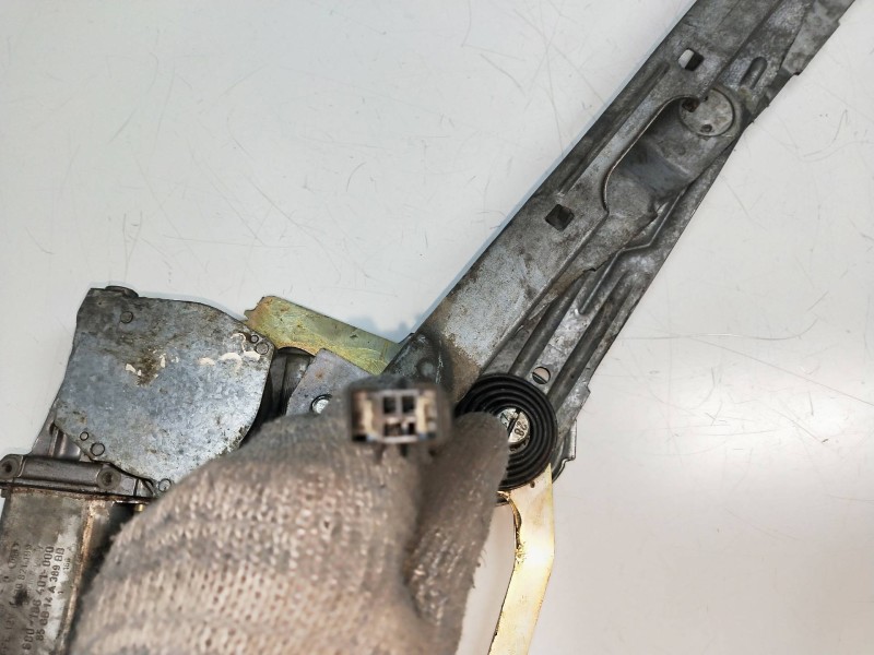 Recambio de elevalunas delantero izquierdo para ford scorpio referencia OEM IAM 680186401000  4P Recambio de elevalunas delantero izquierdo para ford scorpio referencia OEM IAM 680186401000  4P