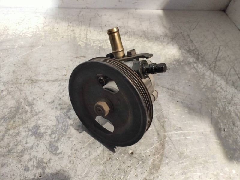 Recambio de bomba direccion para mitsubishi l 200 (k6/7) 2500 td glx (4-ptas.) referencia OEM IAM   8518A0
