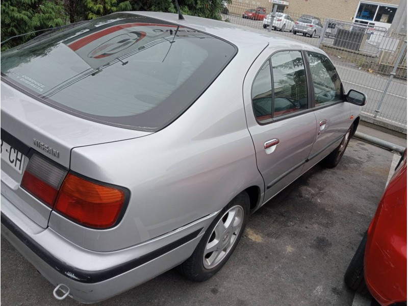 nissan primera berlina (p11) del año 1999