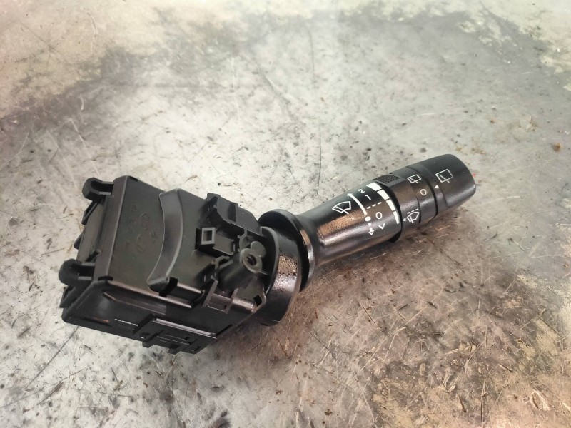 Recambio de mando limpia para kia cee´d drive referencia OEM IAM 934201H500  