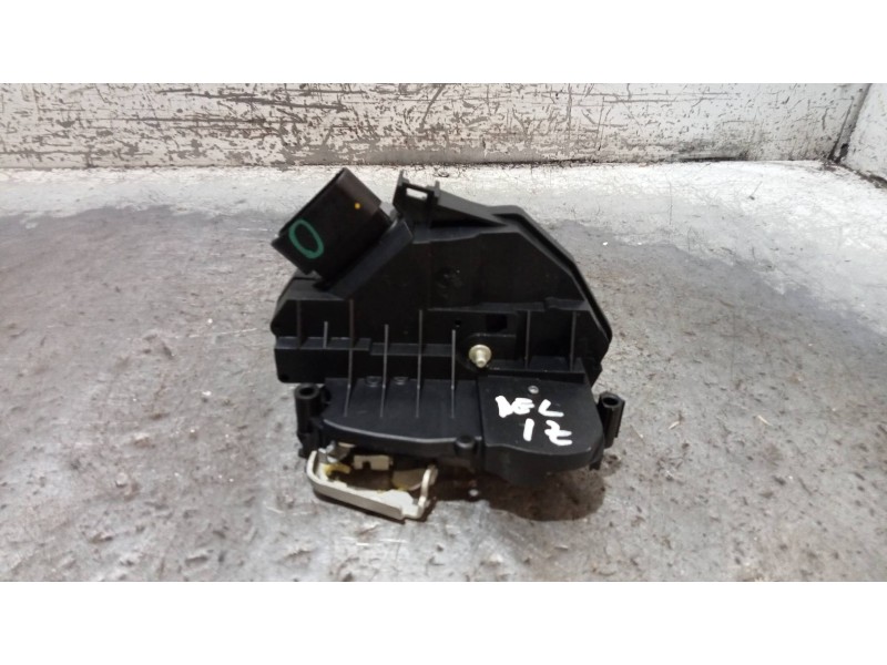Recambio de motor cierre centralizado delantero izquierdo para ford s-max titanium 4x4 referencia OEM IAM EM2AU21813CD  5P