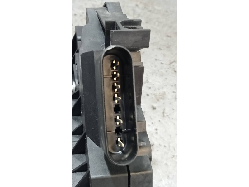 Recambio de motor cierre centralizado trasero derecho para ford s-max titanium 4x4 referencia OEM IAM EM2AR26412CC  5P