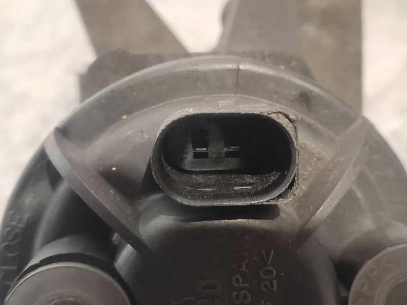 Recambio de faro antiniebla derecho para audi a4 berlina (b5) 2.5 tdi quattro referencia OEM IAM 89300971 8D0941699B VALEO