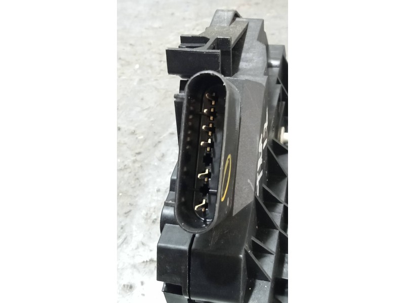 Recambio de motor cierre centralizado trasero izquierdo para ford s-max titanium 4x4 referencia OEM IAM EM2AR26413CC  5P